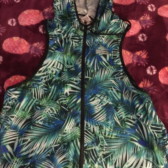 PINK VICTORIA SECRET VEST - Picture 3 of 3